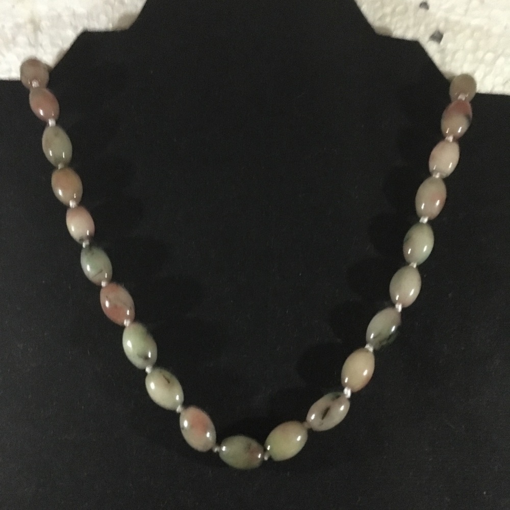 JADE BEADS NECKLACE